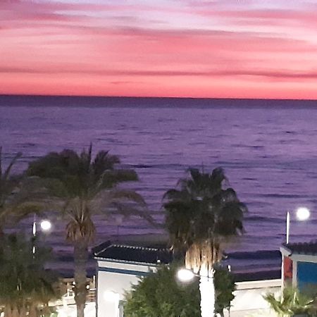 Torrox, Superbe Et Sur La Plage! Экстерьер фото